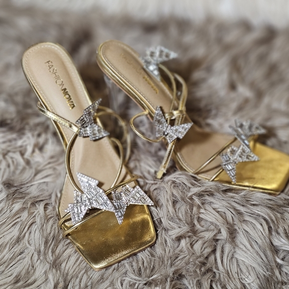 Lovely heels - Picture 2 of 3